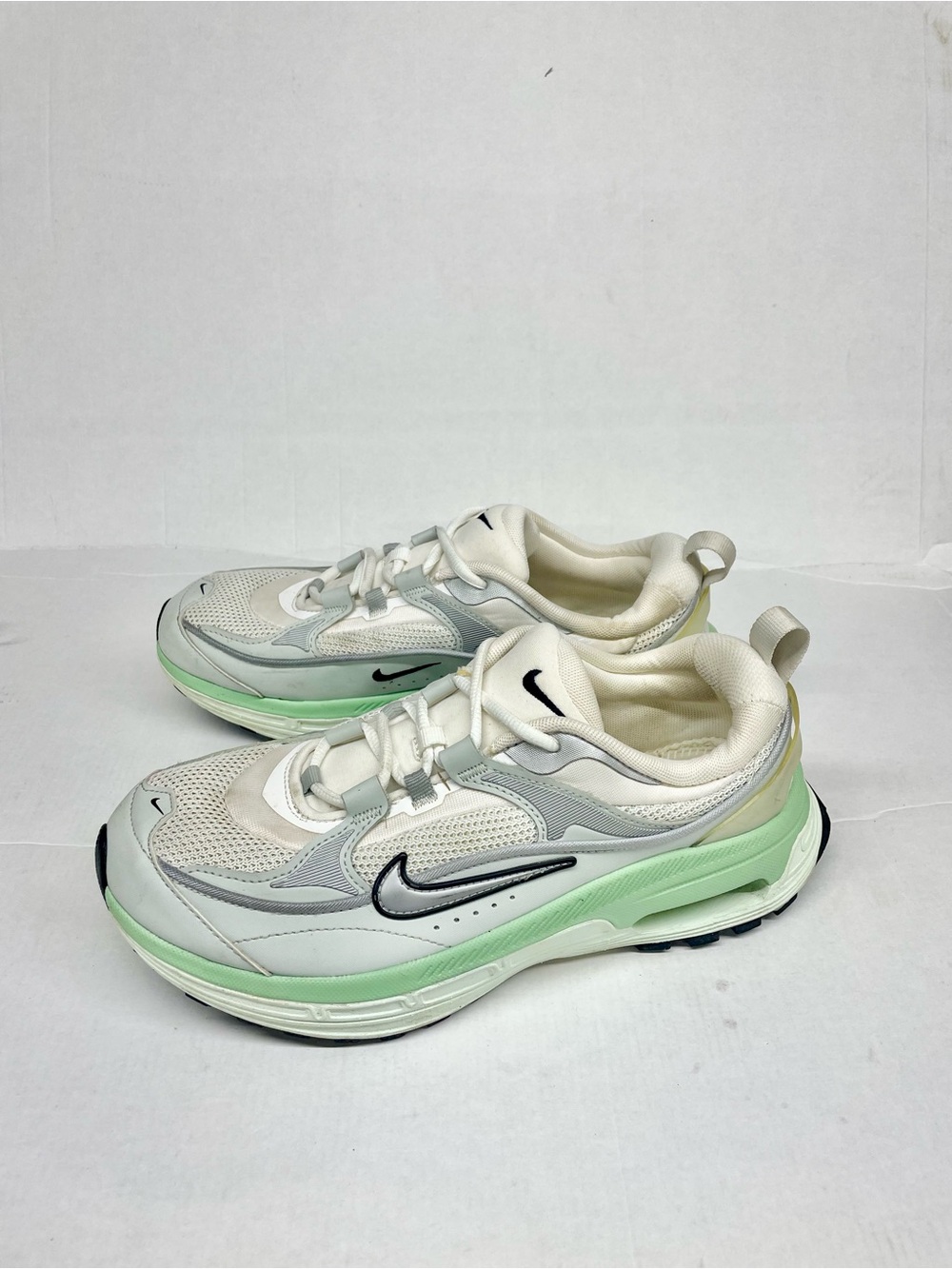 Nike Women’s White Sneakers with Mint Green Midsole
